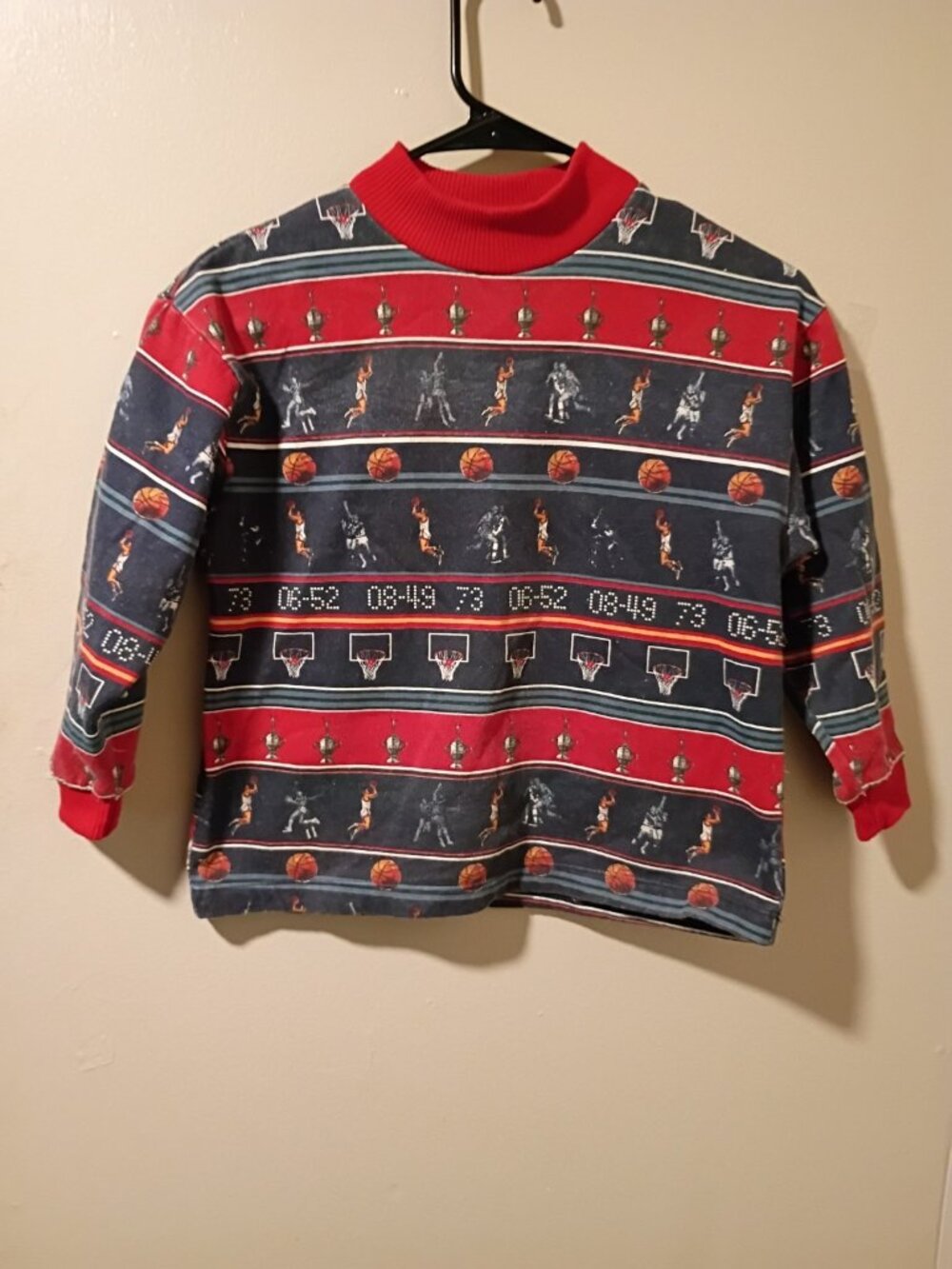 Vintage 90s Sz Large 7 Sports Basketball Long Sleeve Sweater AOP